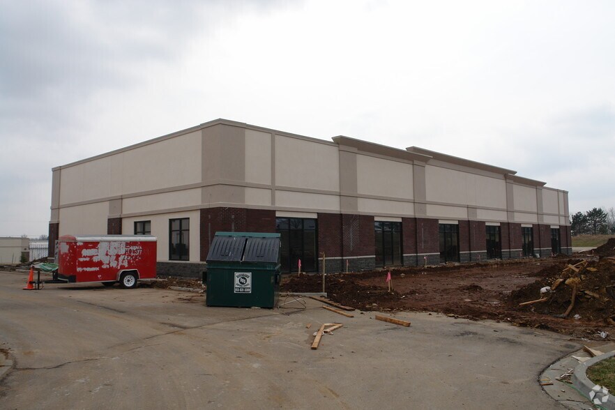 23730-23750 W 83rd Ter, Shawnee, KS à louer - Photo de l’immeuble – Image 3 sur 14