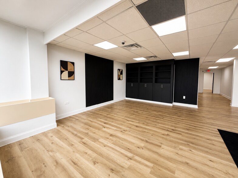24730-24736 Michigan Ave, Dearborn, MI à vendre - Photo de l’immeuble – Image 2 sur 7