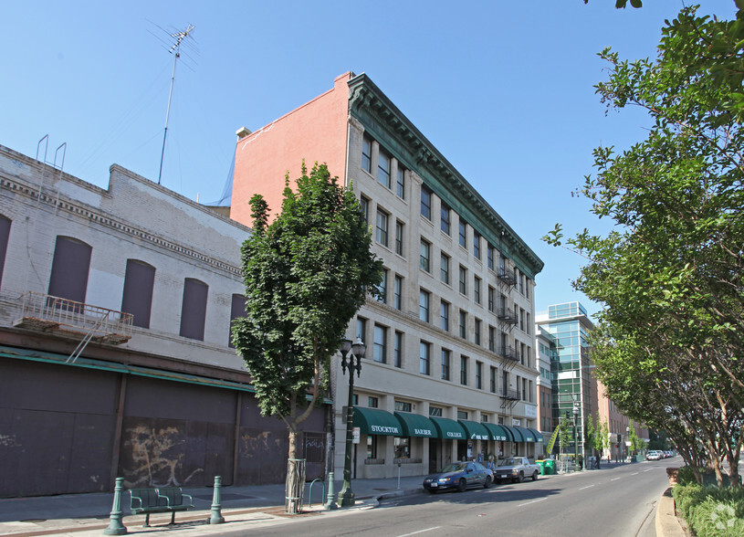 42 N Sutter St, Stockton, CA à louer - Photo de l’immeuble – Image 3 sur 41
