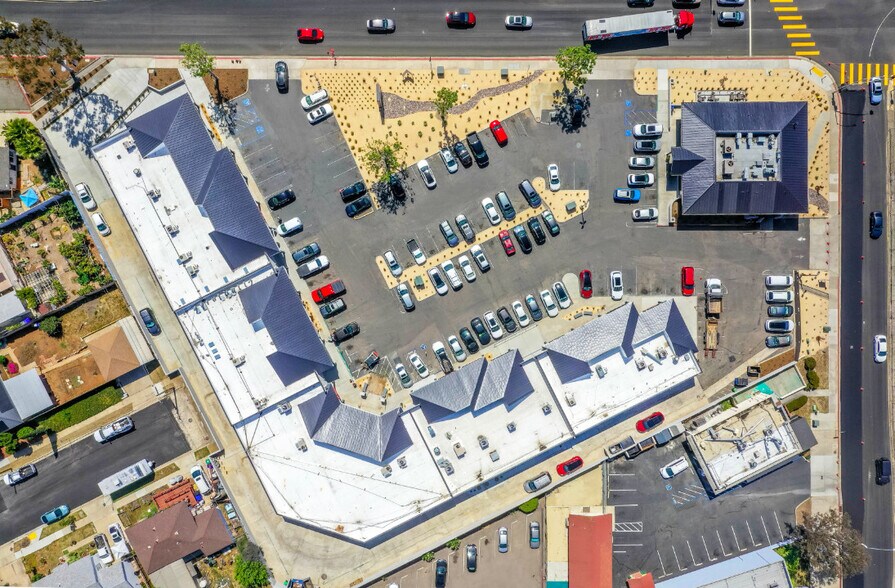 7608-7612 Linda Vista Rd, San Diego, CA à louer - Photo de l’immeuble – Image 3 sur 5