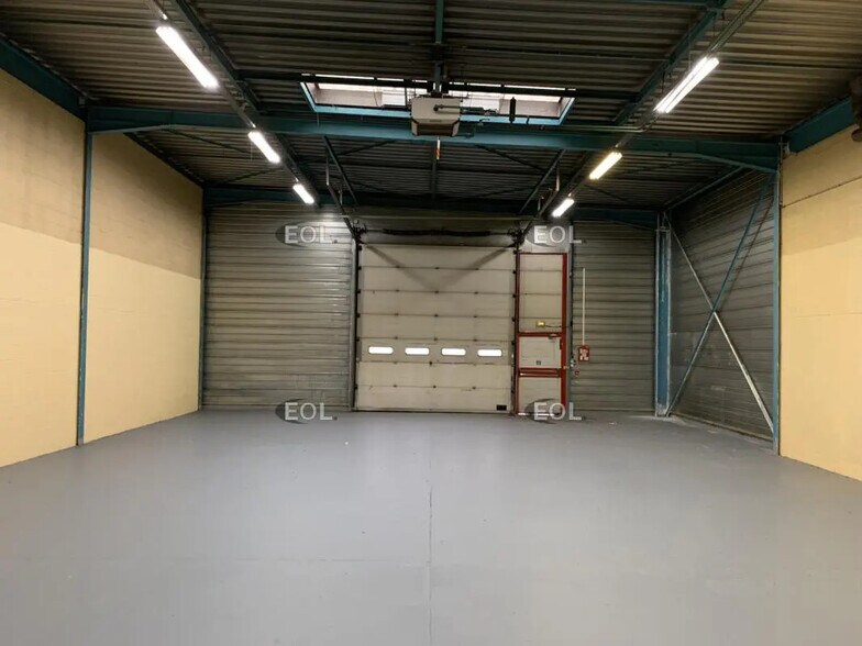 Industriel/Logistique dans Tremblay-en-France à louer - Photo de l’immeuble – Image 2 sur 4