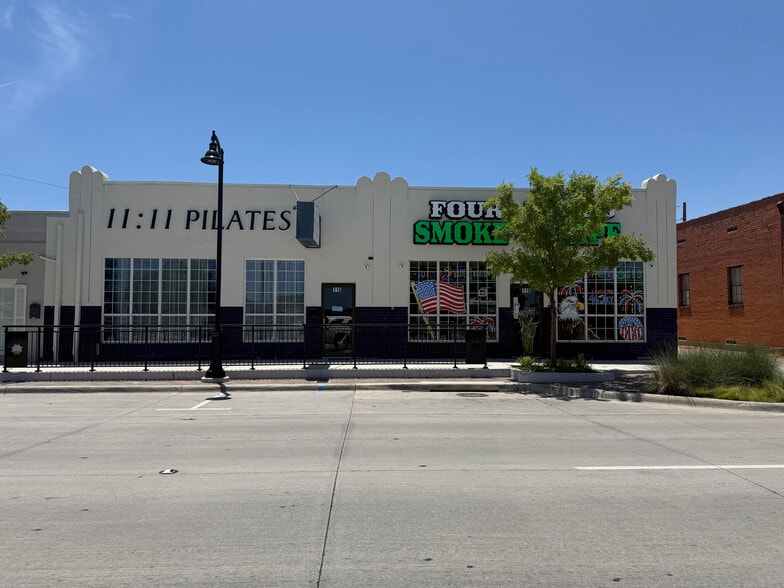 116-118 W Irving Blvd, Irving, TX à vendre - Photo de l’immeuble – Image 2 sur 7