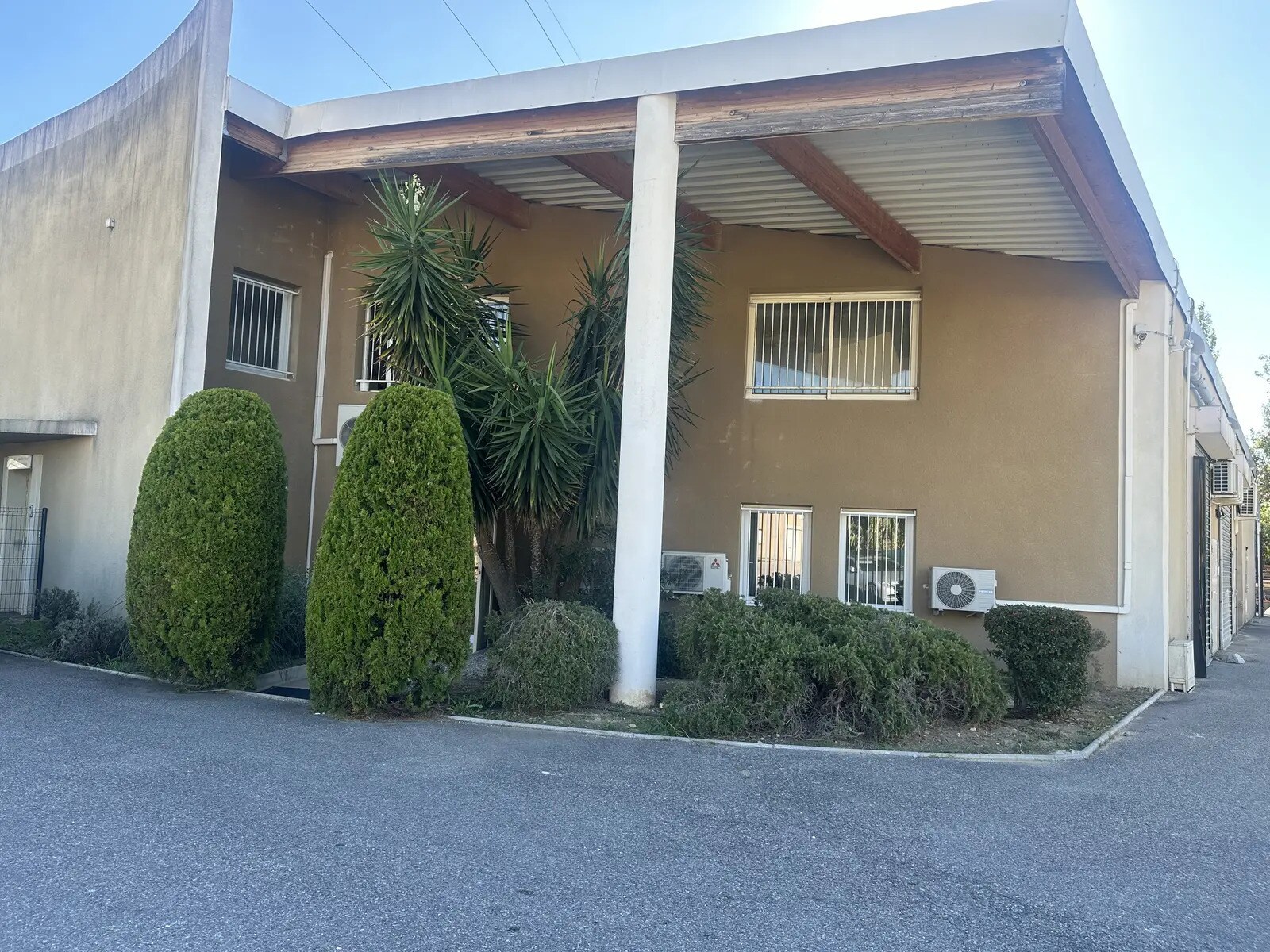 445 Avenue Des Templiers, Aubagne à louer Photo de l’immeuble– Image 1 sur 9