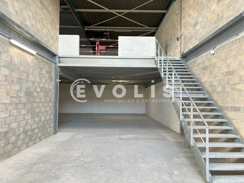 Local d’activités dans Neuilly-Plaisance à louer - Photo de l’immeuble – Image 1 sur 16