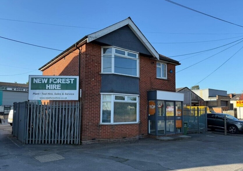 148 Commercial Rd, Totton à louer - Photo de l’immeuble – Image 2 sur 2