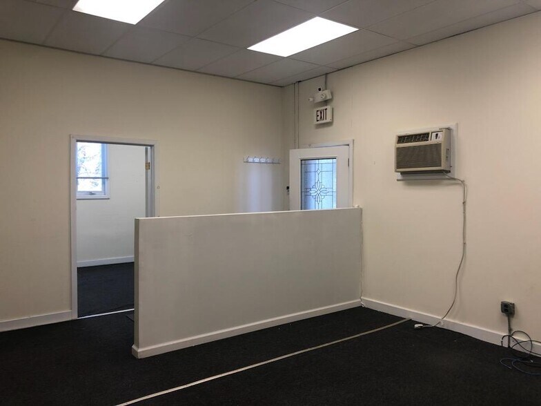 9-13 Ackerman Ave, Emerson, NJ à louer - Photo intérieure – Image 3 sur 12