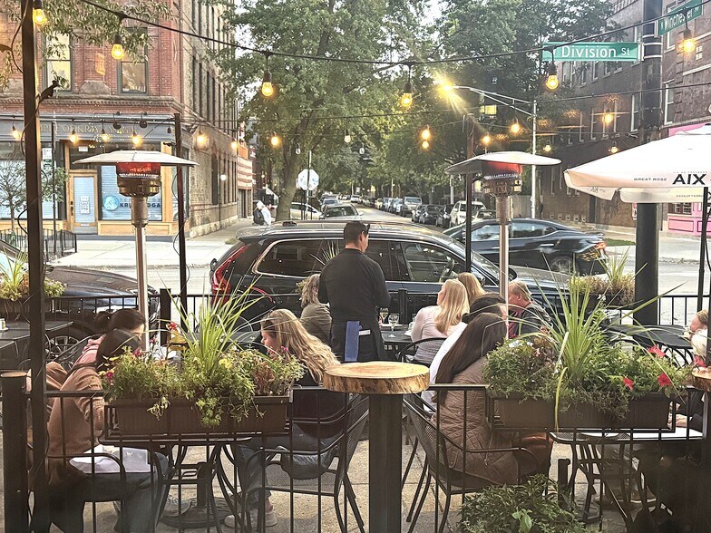 1928 W Division St, Chicago, IL à louer - Photo de l’immeuble – Image 3 sur 11