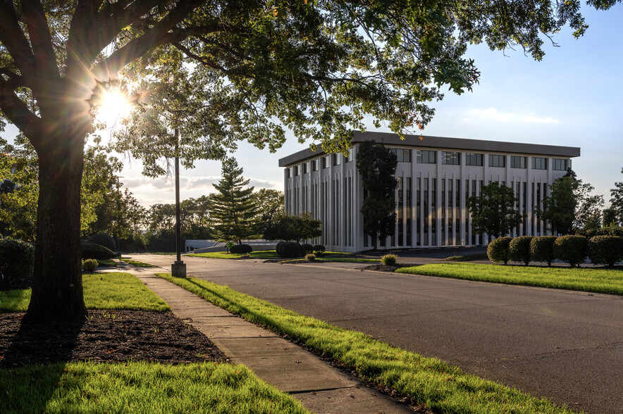 4000 Executive Park Dr, Cincinnati, OH à louer - Photo de l’immeuble – Image 1 sur 20