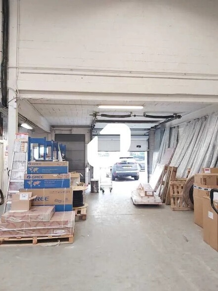 Local d’activités dans Wissous à louer - Photo intérieure – Image 2 sur 9