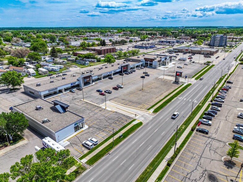 537 S 7th St, Bismarck, ND à louer - Photo de l’immeuble – Image 2 sur 2