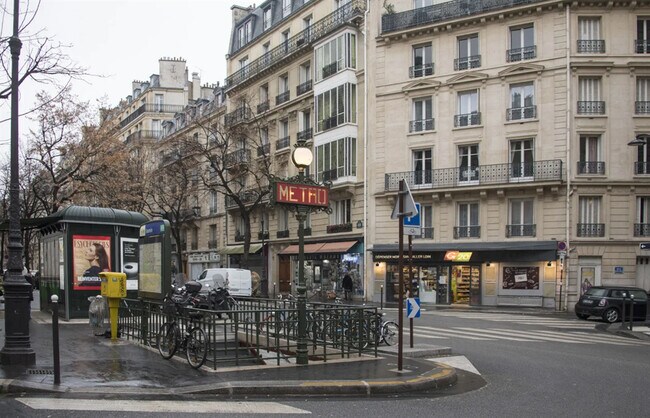 Plus de détails pour Local commercial à louer
