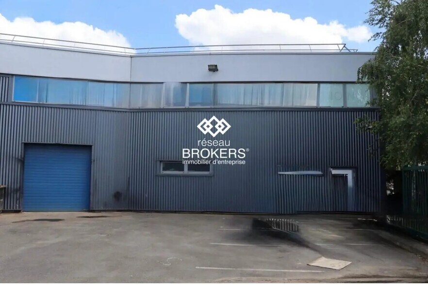 Industriel/Logistique dans Stains à vendre - Photo de l’immeuble – Image 1 sur 11
