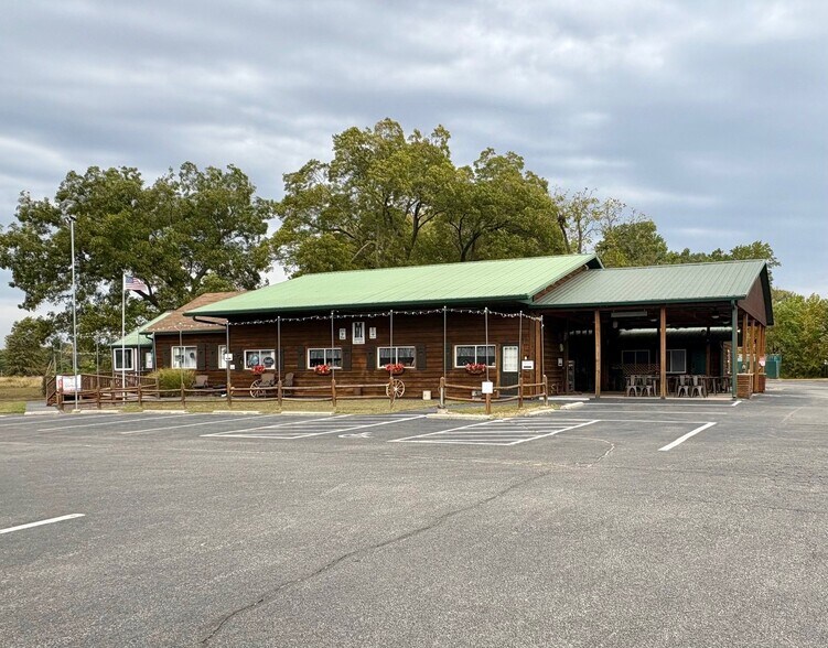 1415 McKinley St, Mascoutah, IL à vendre - Photo de l’immeuble – Image 2 sur 12