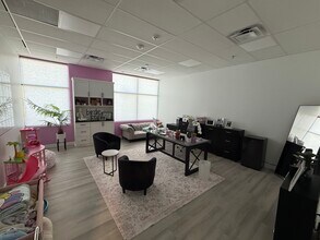 650 Industry Way, Prosper, TX à louer Photo intérieure– Image 2 sur 9