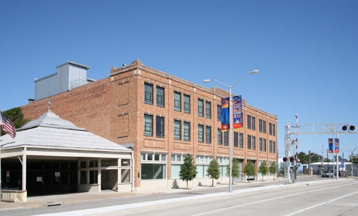 4121 Commerce St, Dallas, TX à louer - Photo de l’immeuble – Image 1 sur 21