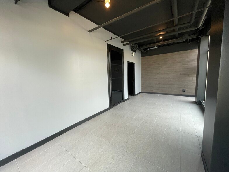 4820 47 Ave, Red Deer, AB à louer - Photo intérieure – Image 2 sur 13