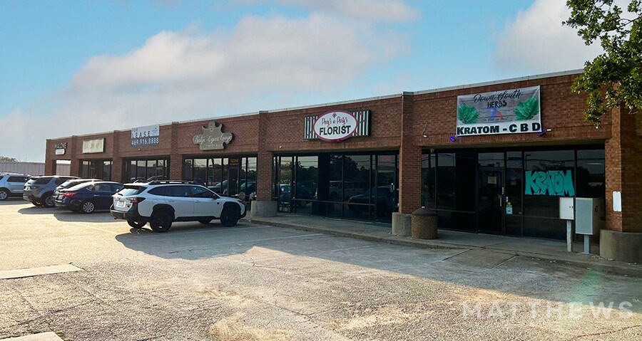 3225 Harwood Rd, Bedford, TX à louer - Photo de l’immeuble – Image 2 sur 3