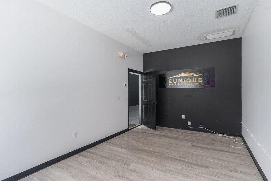 3650 Bobbi Ln, Titusville, FL à louer - Photo de l’immeuble – Image 3 sur 8