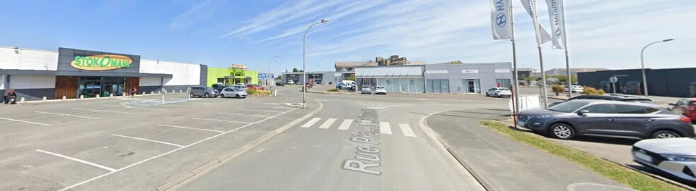 Local commercial dans Châteaubernard à louer - Photo de l’immeuble – Image 2 sur 2