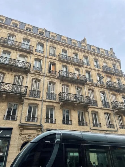 Bureau dans Bordeaux à vendre - Photo de l’immeuble – Image 1 sur 14