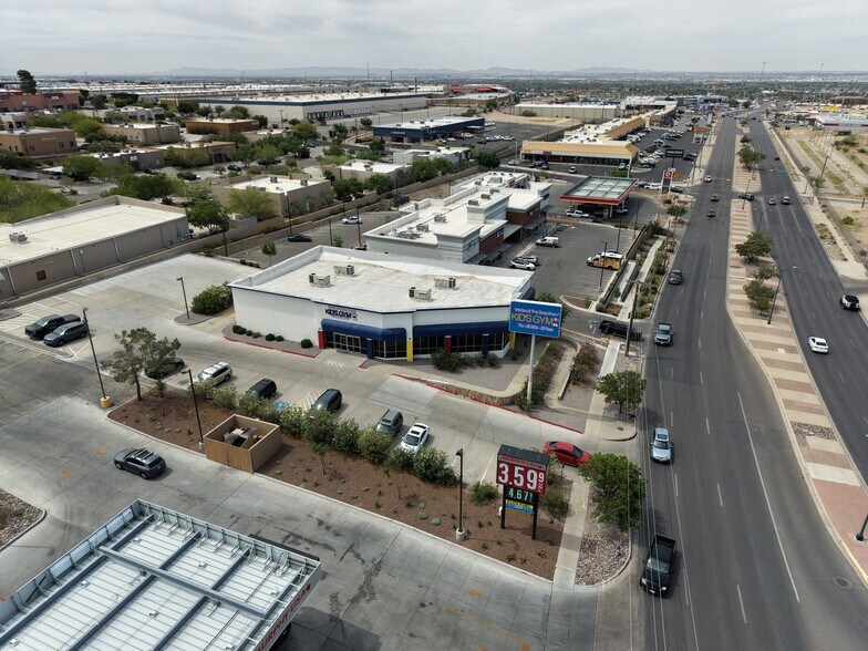 1410 N Lee Trevino Dr, El Paso, TX à louer - Photo de l’immeuble – Image 3 sur 6