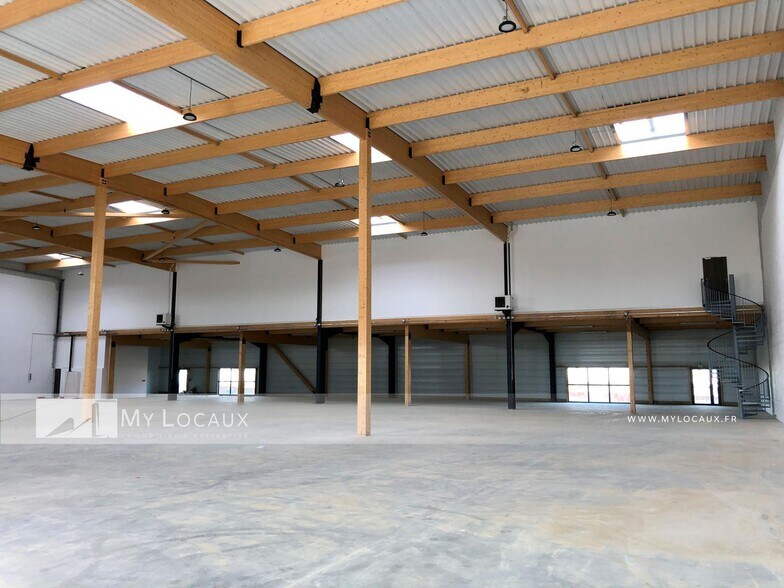 Industriel/Logistique dans Louvres à louer - Photo de l’immeuble – Image 1 sur 5