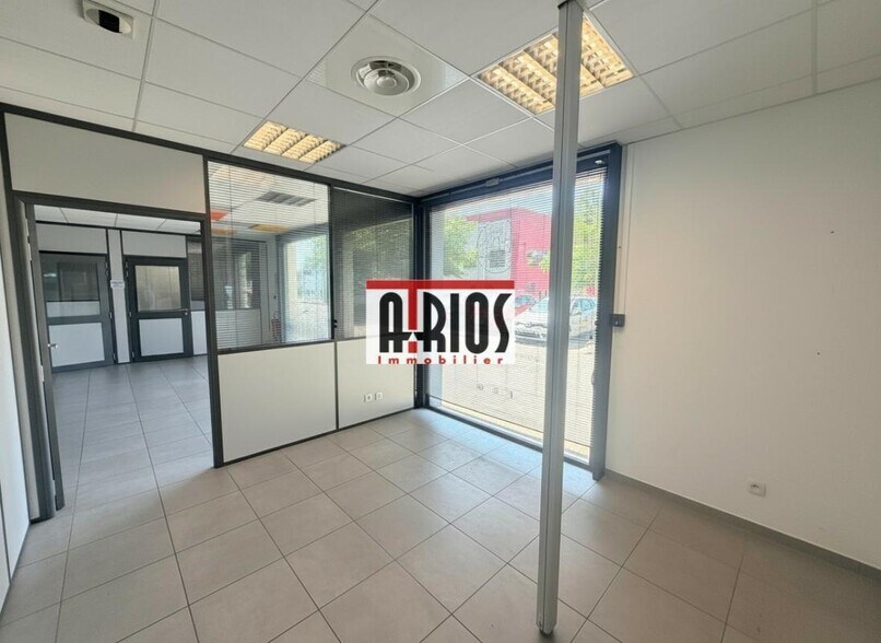 Bureau dans La Seyne-sur-Mer à vendre - Photo intérieure – Image 3 sur 10