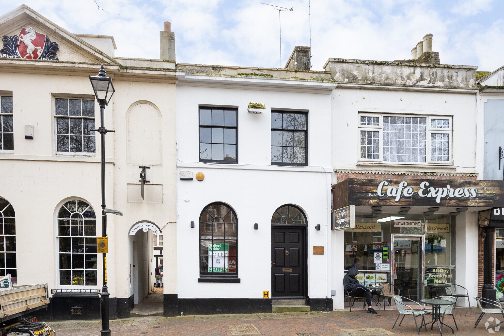 27 High St, Ashford à louer Photo principale– Image 1 sur 4