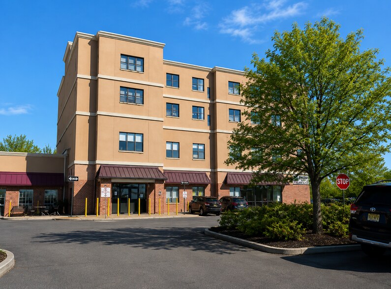 1672 N Olden Avenue Ext, Ewing, NJ à vendre - Photo de l’immeuble – Image 2 sur 3