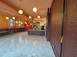 313 Knickerbocker Ave, Brooklyn, NY à louer Photo intérieure– Image 2 sur 9