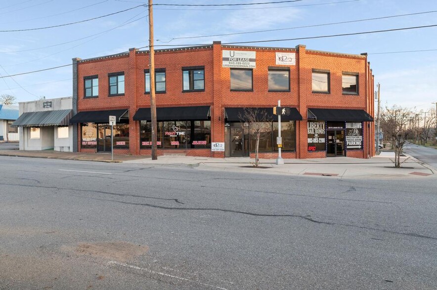 328-330 W Lamar St, Sherman, TX à louer - Photo de l’immeuble – Image 2 sur 5