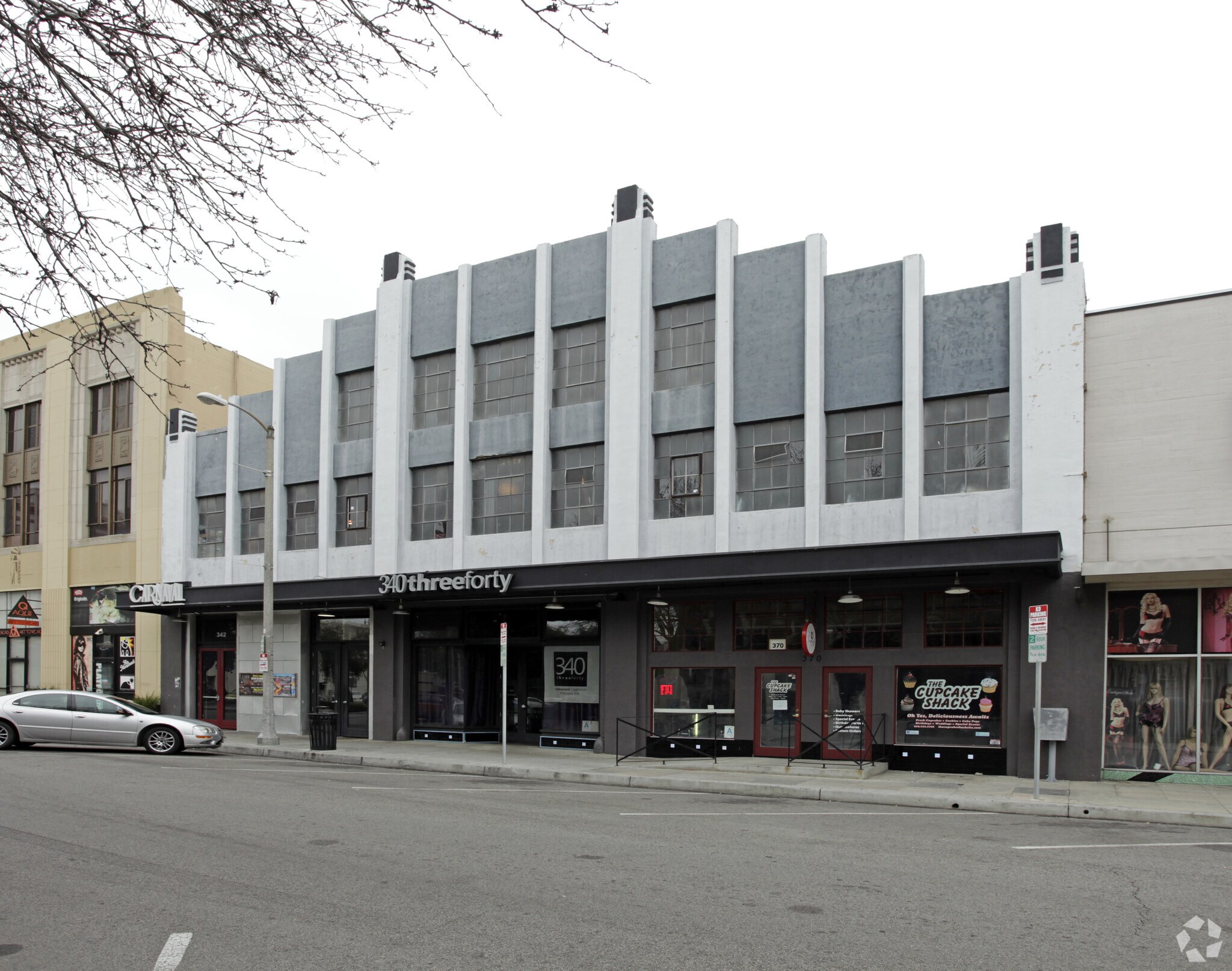 340-370 S Thomas St, Pomona, CA à louer Photo de l’immeuble– Image 1 sur 3