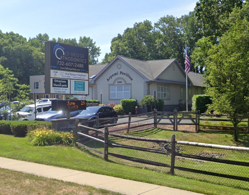 2101 County Road 516, Old Bridge, NJ à vendre Photo de l’immeuble– Image 1 sur 8