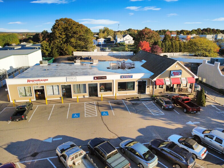 240 Post Rd, Westerly, RI à louer - Photo de l’immeuble – Image 2 sur 20