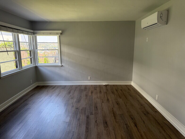 1311-1315 N Allesandro St, Los Angeles, CA à vendre - Photo de l’immeuble – Image 3 sur 21