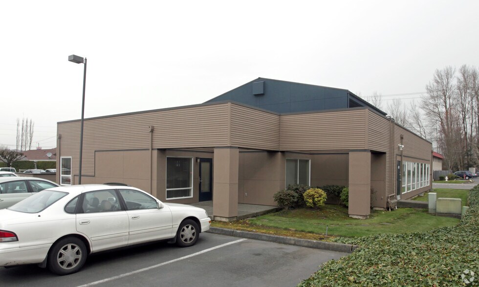1042 W James St, Kent, WA à louer - Photo de l’immeuble – Image 2 sur 3