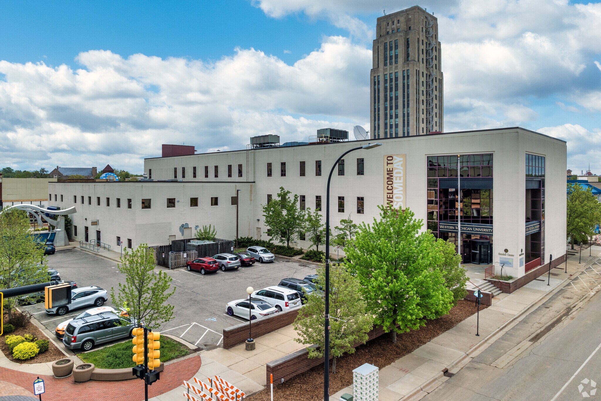49 W Michigan Ave, Battle Creek, MI à louer Photo de l’immeuble– Image 1 sur 4