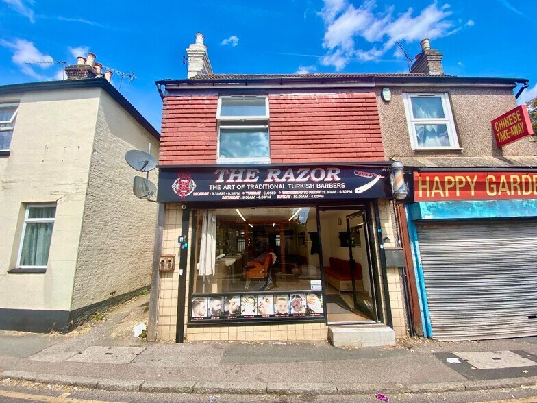 47 High St, South Ockendon à vendre - Photo principale – Image 1 sur 4