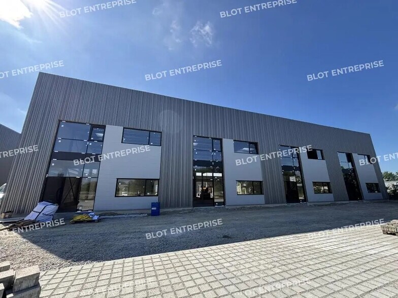 Local d'activités dans Thouaré-sur-Loire à vendre - Photo de l’immeuble – Image 3 sur 10