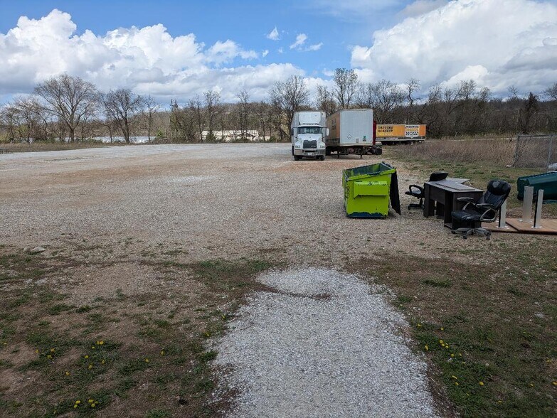 2172 N Fox Hollow Rd, Nixa, MO à louer - Photo de l’immeuble – Image 2 sur 4
