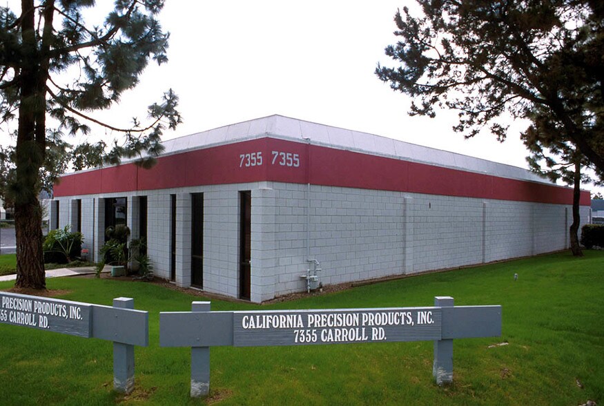 7355 Carroll Rd, San Diego, CA à louer - Photo de l’immeuble – Image 3 sur 9
