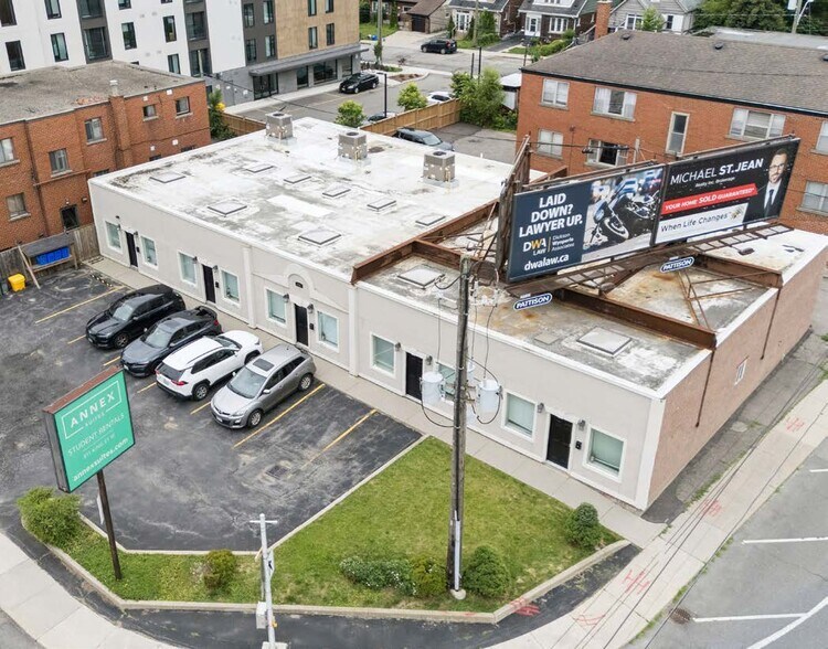 811 King St W, Hamilton, ON à vendre - Photo de l’immeuble – Image 2 sur 5