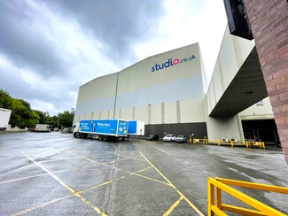 Plus de détails pour Henry St, Church - Industriel/Logistique à louer