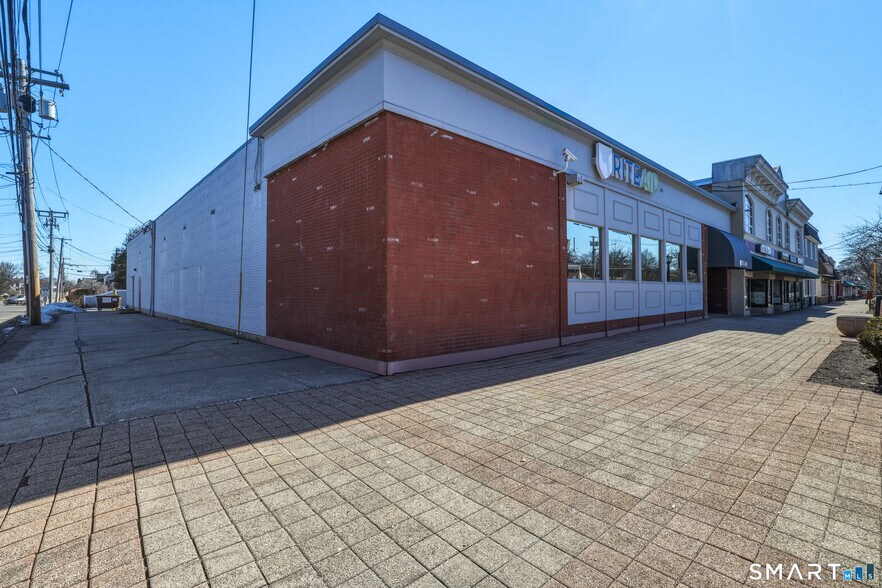 3680 Main St, Stratford, CT à vendre - Photo de l’immeuble – Image 3 sur 31