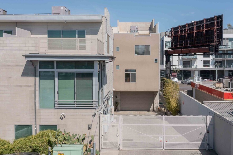 717-743 N Highland Ave, Los Angeles, CA à vendre - Photo de l’immeuble – Image 3 sur 42