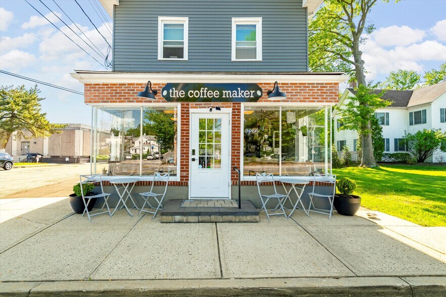 78 Maple Ave, New City, NY à vendre - Photo de l’immeuble – Image 1 sur 48