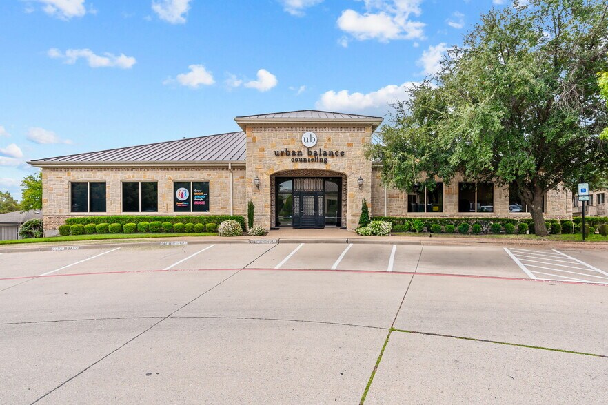 8380 Warren Pky, Frisco, TX à louer - Photo de l’immeuble – Image 1 sur 31