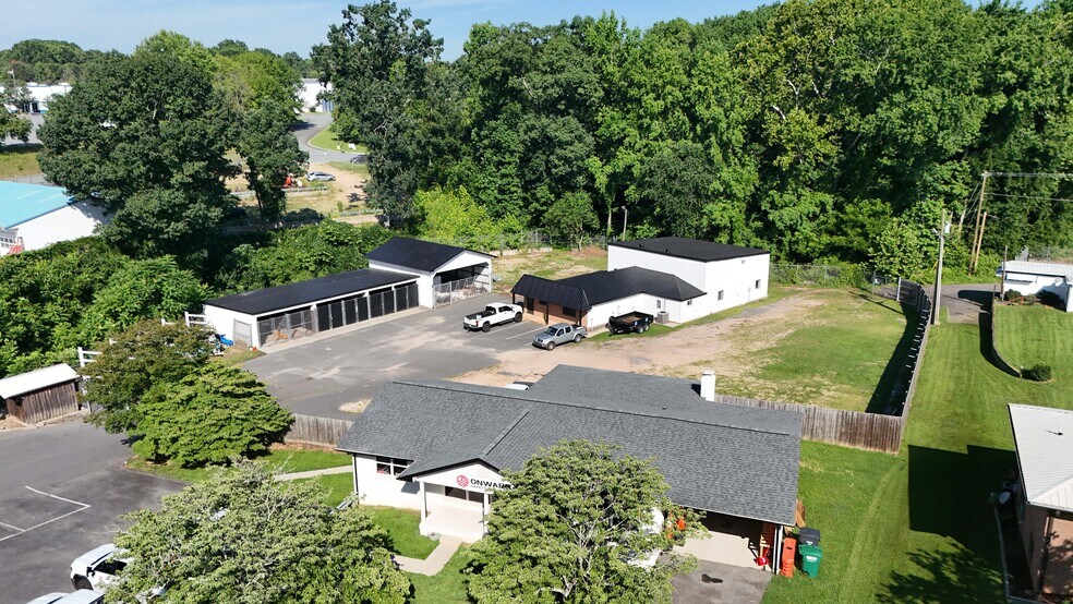 2879 N Cannon Blvd, Landis, NC à louer - Photo de l’immeuble – Image 3 sur 7