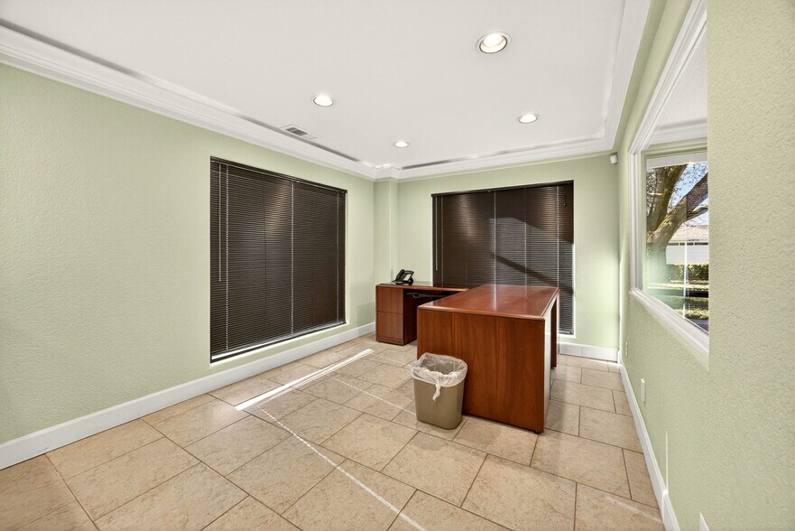 3100 Merriman Rd, Medford, OR à vendre - Photo de l’immeuble – Image 3 sur 25