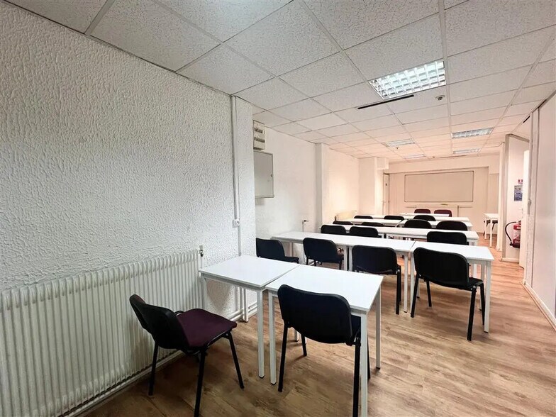 Bureau dans Paris à louer - Photo de l’immeuble – Image 3 sur 8